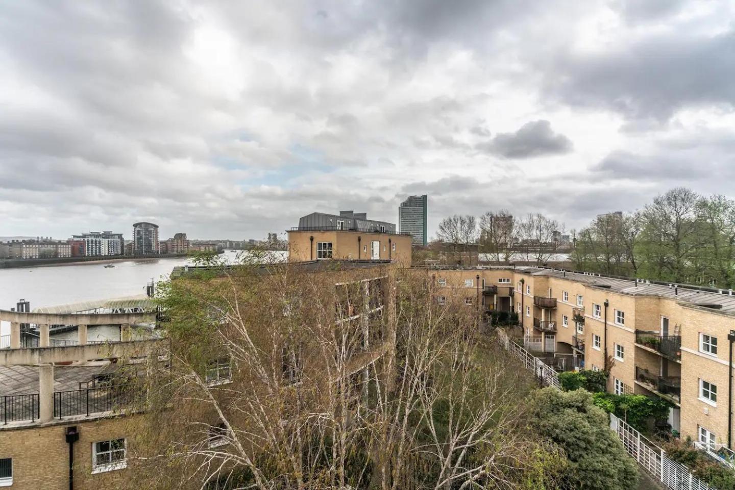 Sunny Maisonette With Views Over Canary Wharf, London Exterior photo