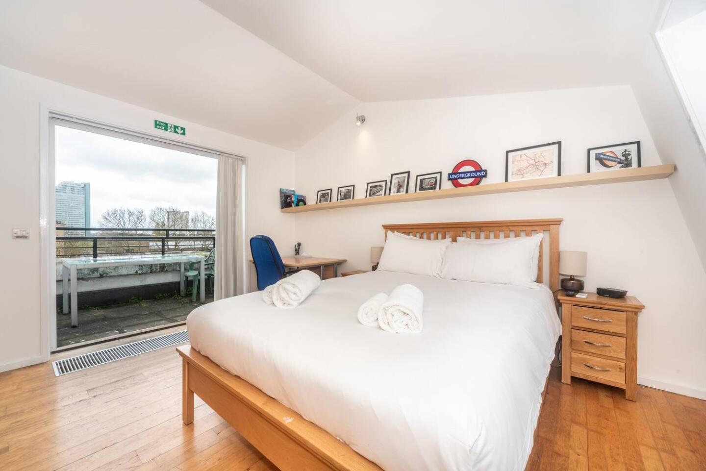 Sunny Maisonette With Views Over Canary Wharf, London Exterior photo